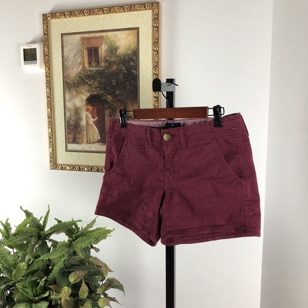American Eagle Outfitters Shortie Jean Shorts Size 6 Burgundy Inseam 4” Mid-Rise